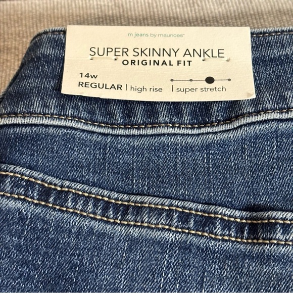 M Jeans Size 14W Original Fit, Super Skinny Ankle. Frayed hem, distressed. - Picture 7 of 9